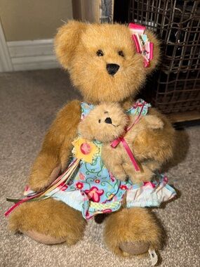 BOYD'S BEARS Flora And Lil’ Bell Luvinbloom Plush Bears w/Bean Pellet in Bottom